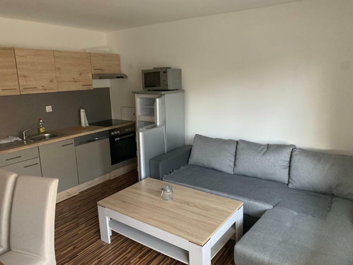 Nexis Apartment 10 Радщат Екстериор снимка